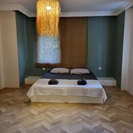 Gazde/Camere de închiriat El Mundo