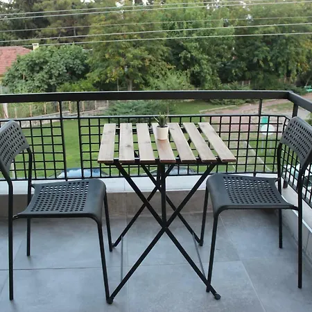 Gazde/Camere de închiriat El Mundo *