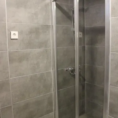 Gazde/Camere de închiriat El Mundo